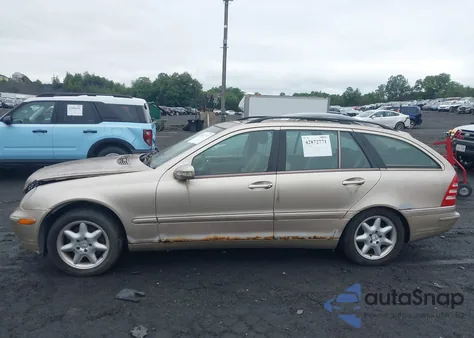 2002 Mercedes-Benz C 320 z USA, uszkodzony, nr VIN WDBRH64J32F166789